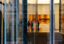 Amazon сократит 14 000 рабочих мест для служащих