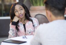 Фінансовий досвід усе ще перевершує AI у грошових порадах