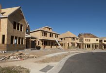 Навігація в інвестиціях під час падіння процентних ставок: стратегічні рекомендації