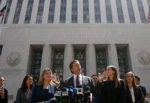 Присяжні Примушують Соціальні Мережі Нести Відповідальність за Шкода Дітям