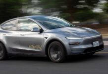 Дистанційні пілоти Tesla-роботаксі реально розбивають машини
