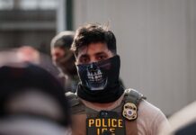 Чому позов адміністрації Трампа проти заборон на маски в штатах ґрунтується на недостовірних даних